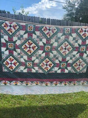 Vintage quilt size 96" x 81" Full